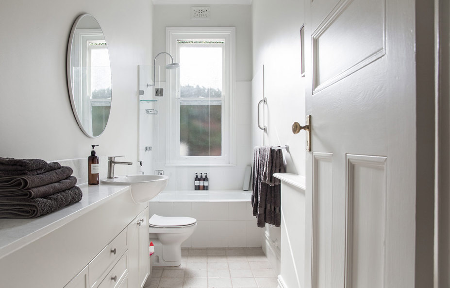 bathroom-2023-11-27-05-00-11-utc.jpg